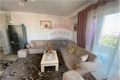 SHITET APARTAMENT 2+1 ne Kamez Rr.Demokracia