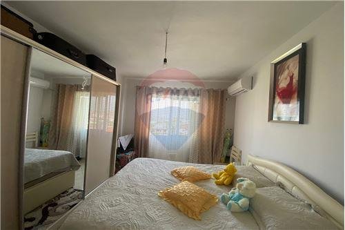 SHITET APARTAMENT 2+1 ne Kamez Rr.Demokracia