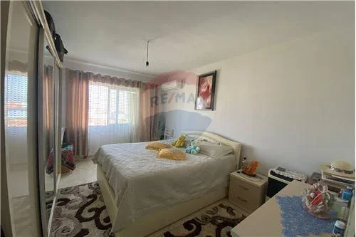 SHITET APARTAMENT 2+1 ne Kamez Rr.Demokracia