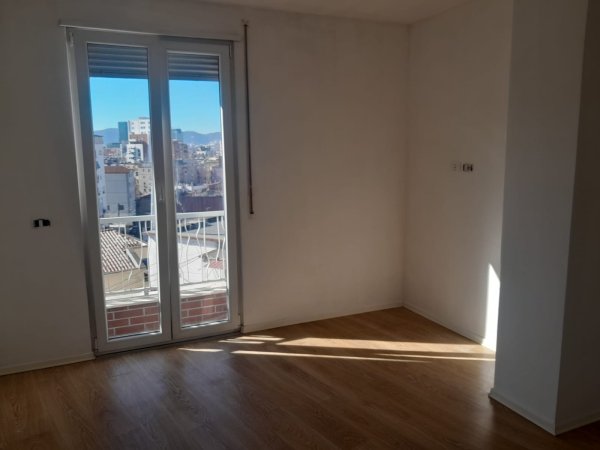 Apartament 2+1+2 me qera te Ali Demi