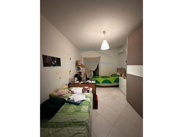 Shitet, Apartament 3+1+2, Rezidenca Kodra e Diellit 2, Tiranë UNA38112