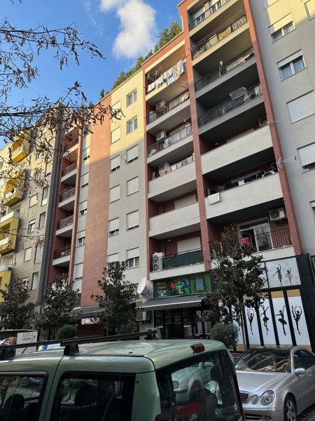 Shitet Apartament 1+1 te Rr, 5 Maji