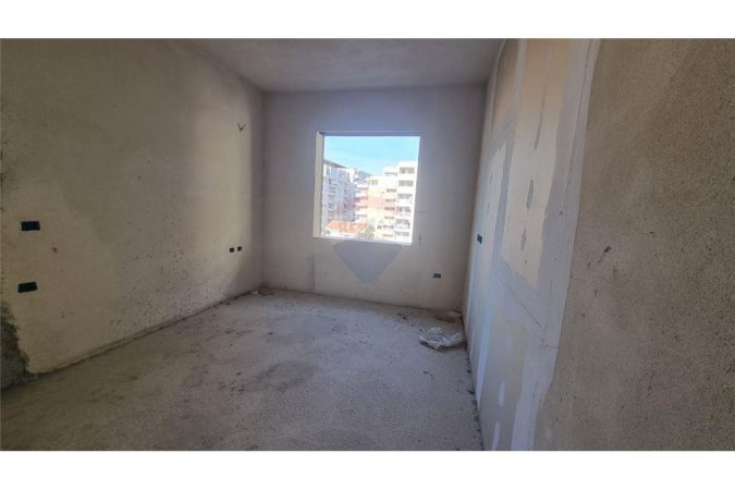 Apartament 2+1 ne shitje, ne Lungomare !