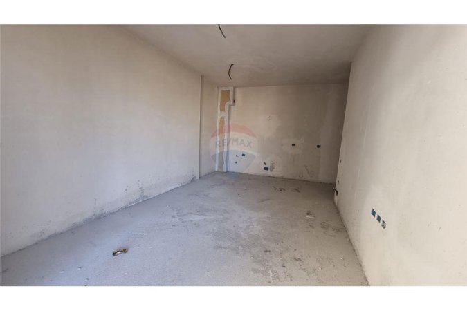 Apartament 2+1 ne shitje, ne Lungomare !