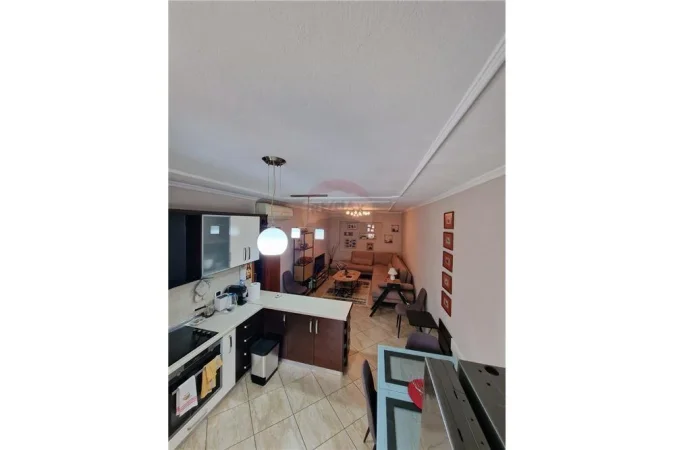 Shitet apartament 2+1 tek Mine Peza