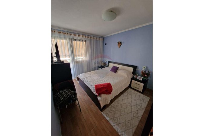 Shitet apartament 2+1 tek Mine Peza