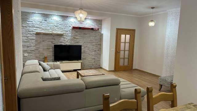 APARTAMENT 2+1 ME QERA TE RR E KAVAJES