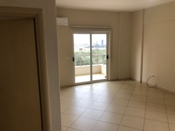 Jepet apartament me qera te Liqeni i Thate, 300 Euro