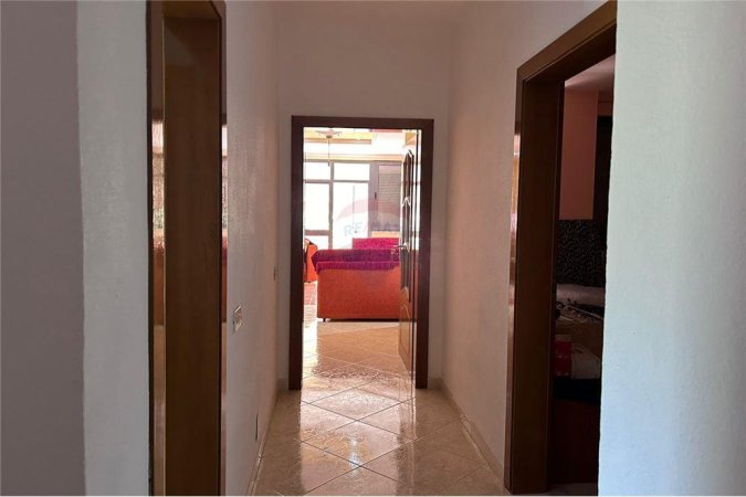 Jepet apartament 3+1 me qera ne Myslym Shyr, 800 Euro