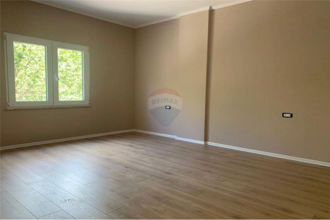 Shitet apartament 3+1 ne Ali Dem, 190'000 Euro