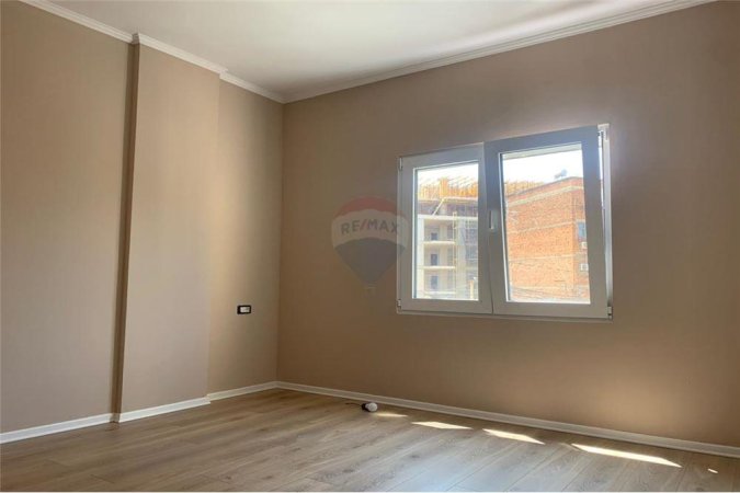 Shitet apartament 3+1 ne Ali Dem, 190'000 Euro