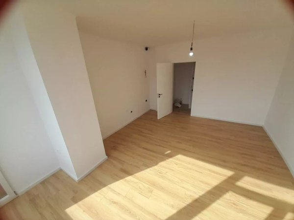 Shitet Apartament 1+1+BLK, 65m2  tek 21 Dhjetori Te Ish UET