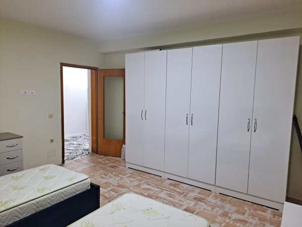 Apartament 2+1 me qera tek ish Restorant Durresi 550 euro