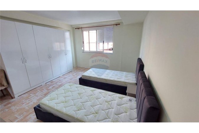 APARTAMENT 2+1 PER QIRA PRANE MEDRESESE