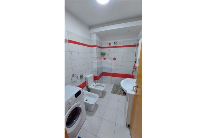 APARTAMENT 2+1 PER QIRA PRANE MEDRESESE