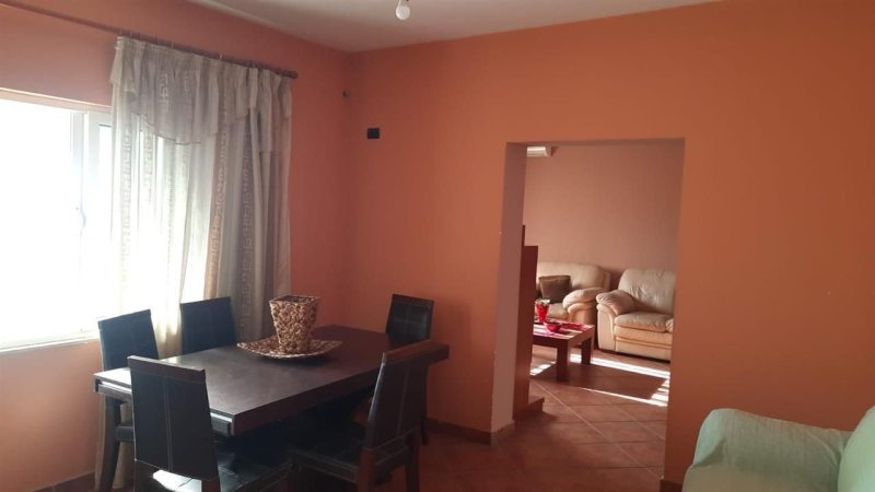 APARTAMENT 3+1 ME QERA NE ALI DEM