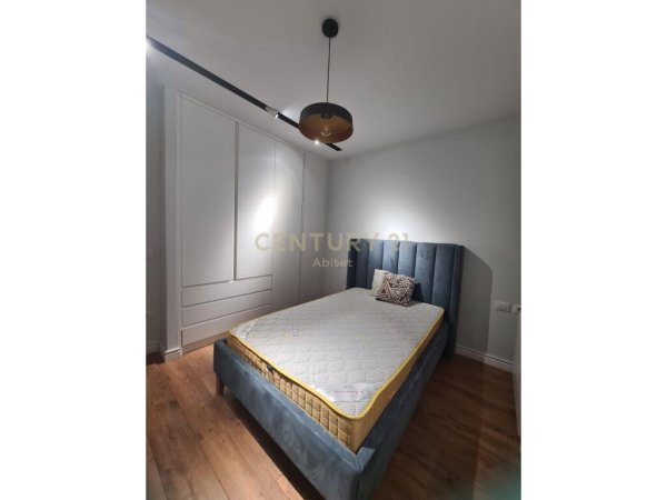 KOPSHTIT ZOOLOGJIK, JEPET ME QIRA APARTAMENT 3+1+2