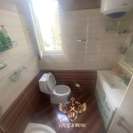 Qera Apartament 
• 1+1 + Ballkon 
• 55 Metra 
• Kati 2 Banim 
🏡Spitali, Klinika Dr.Ilir Shanit🏡
• 25'000 leke ne muaj✅