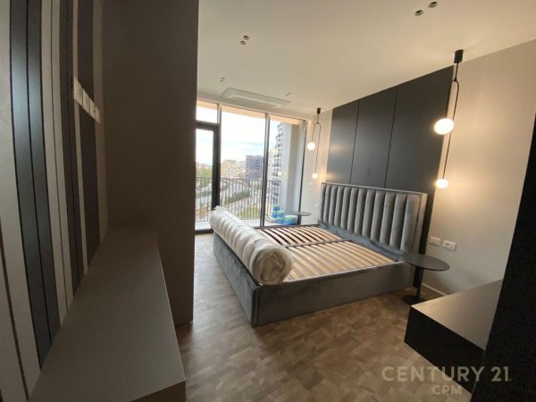 Japim me qira apartament modern 2+1+2+post parkimi ne Rezidencen Lake View tek Liqeni Tiranes.