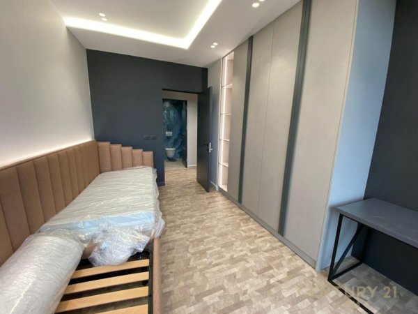 Japim me qira apartament modern 2+1+2+post parkimi ne Rezidencen Lake View tek Liqeni Tiranes.