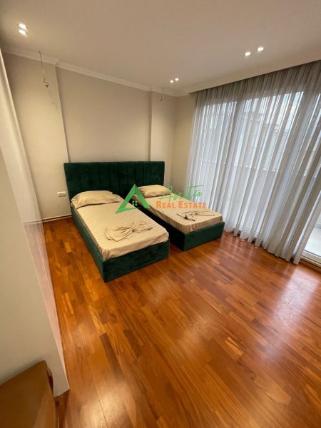 Ne Myslym Shyri ofrojme per qira apartament 2+1