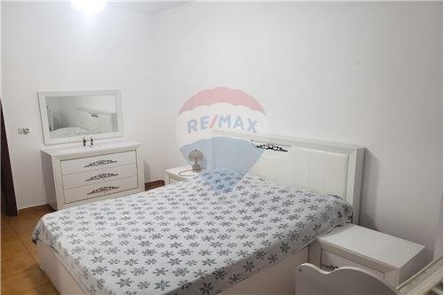 JEPET APARTAMENT ME QIRA 2+1+2 te Rr.Mine Peza Prane Gazheli