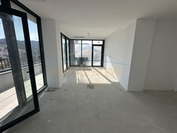 Tirane, shitet apartament 3+1 Kati 8, 156 m² 469200Euro (LIQENI I THATE)