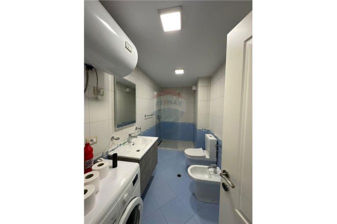 Apartament 3+1 me qira te Komuna e Parisit