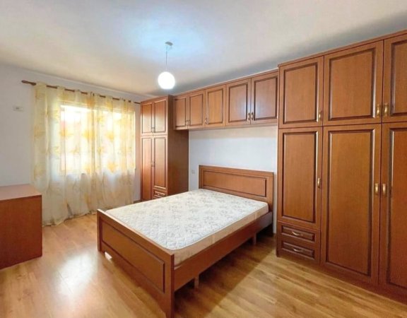 Apartament me qera 2+1+2