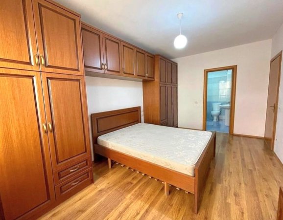 Apartament me qera 2+1+2