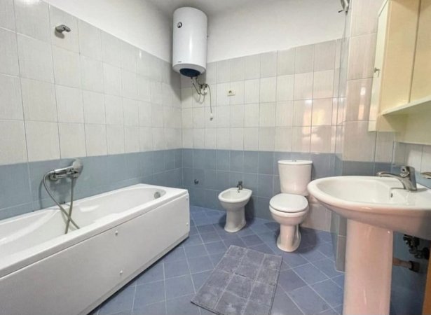 Apartament me qera 2+1+2