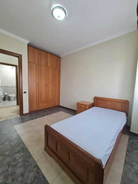 Jepet me qera Apartament 3+1+2