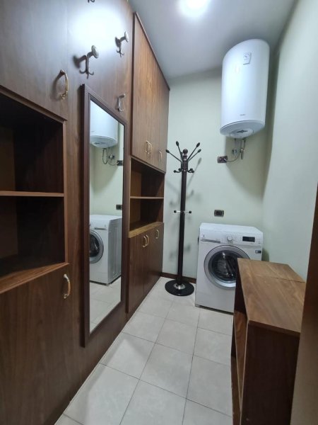 Jepet me qera Apartament 3+1+2