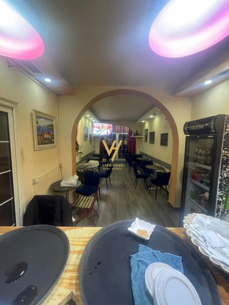 JEPET BAR-KAFE 110 M2 ME QERA BUZE RRUGES SULEJMAN DELVINA 2.500 EURO