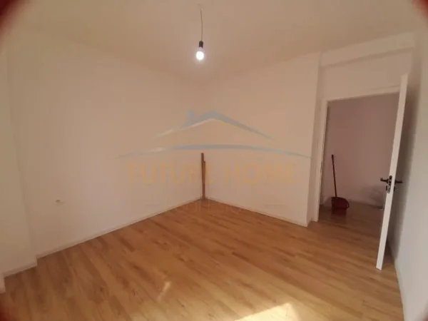 Shitet, Apartament 1+1, 21 Dhjetori