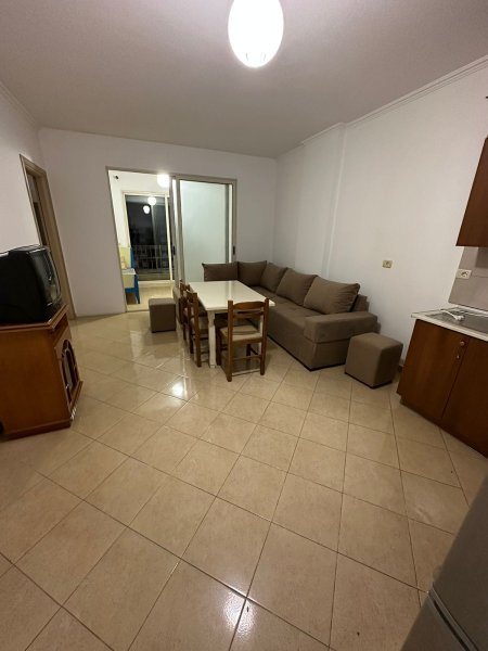 Apartament me Qera 2+1