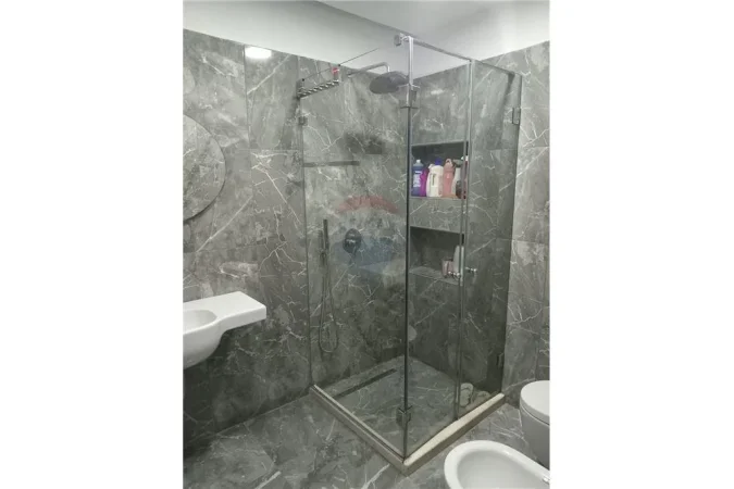 JEPET APARTAMENT ME QIRA 2+1+2 ne Astir Rr.Sokrat Miho