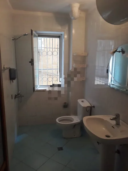 Jepet Me Qera Apartament 3+1 Tek Rruga Bardhyl (ID B23136) Tirane