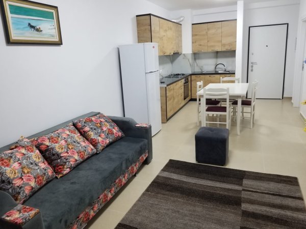 Ofrojme me qira apartament 1+1 ne rrugen Kongresi i Manastirit