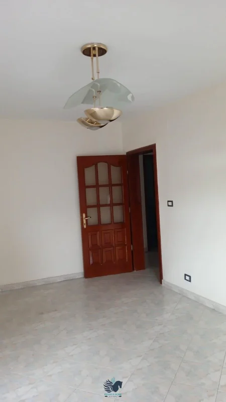 Jepet Me Qera Zyre/Apartment Tek 21 Dhjetori[ID PZ44]