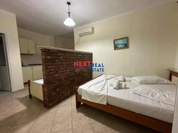 JEPET HOTEL ME QERA NE UJE TE FTOHTE, VLORE