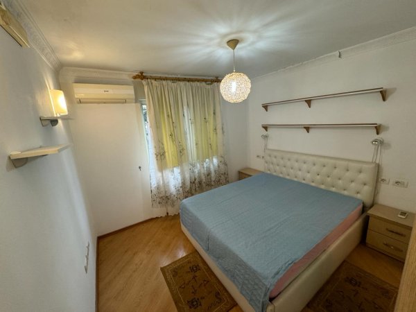 Apartament me qera 1+1 afer vasil shanto pallat egzistues