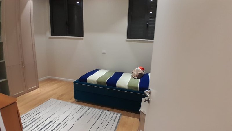 Apartament me qera 3+1+2 vend parkim +verande