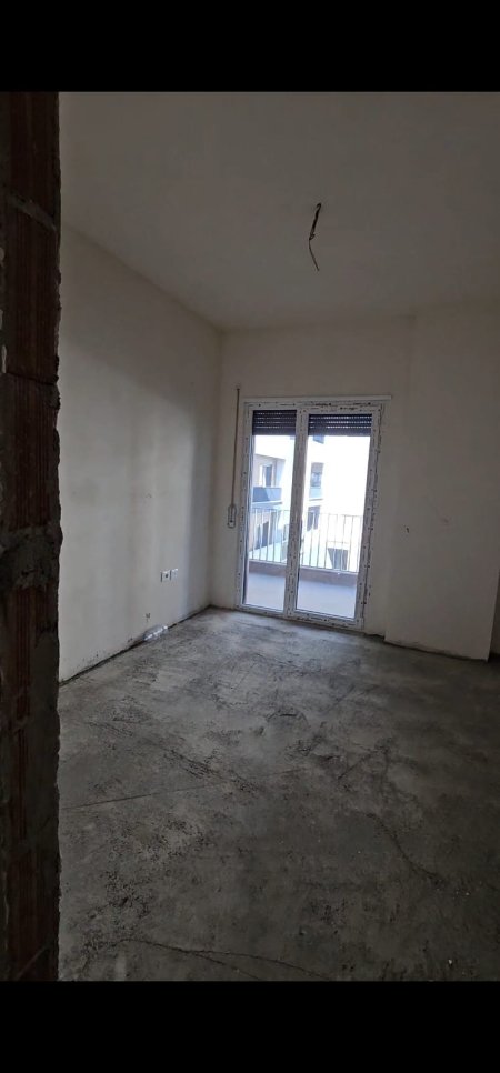 APARTAMENT 2+1 NE SHITJE NE SHKOZE