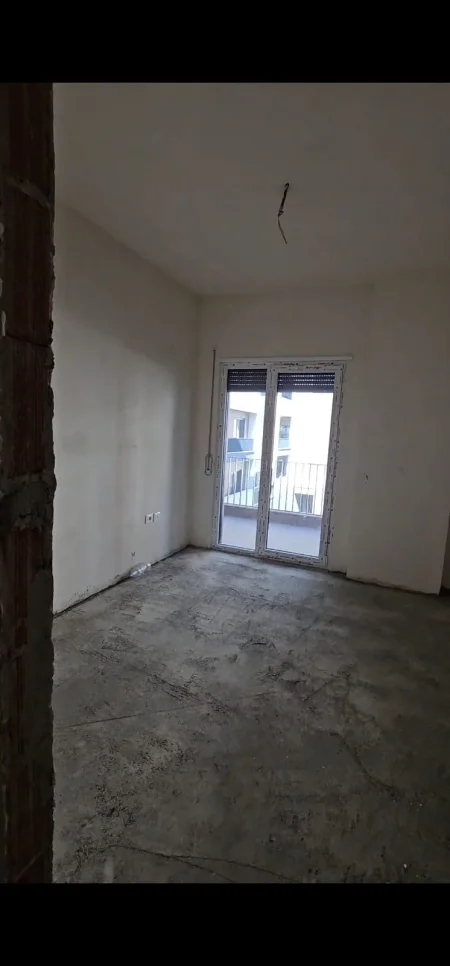 APARTAMENT 2+1 NE SHITJE NE SHKOZE