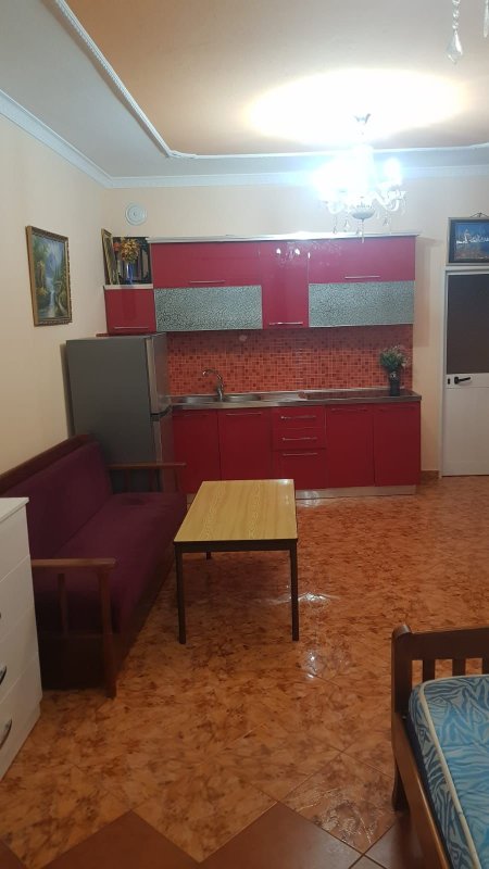 APARTAMENT 1+1 ME QERA NE ALI DEM, TREGU ELEKTRIK