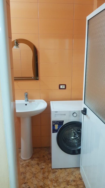 APARTAMENT 1+1 ME QERA NE ALI DEM, TREGU ELEKTRIK