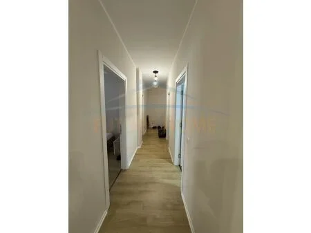 Shitet, Apartament 2+1+2, Unaza e Re. UNA38239