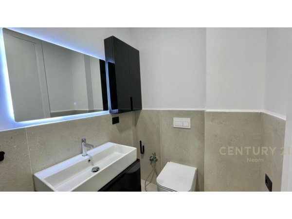 QIRA, APARTAMENT MODERN 2+1+2+POST PARKIMI , LIQENI I THATE !!