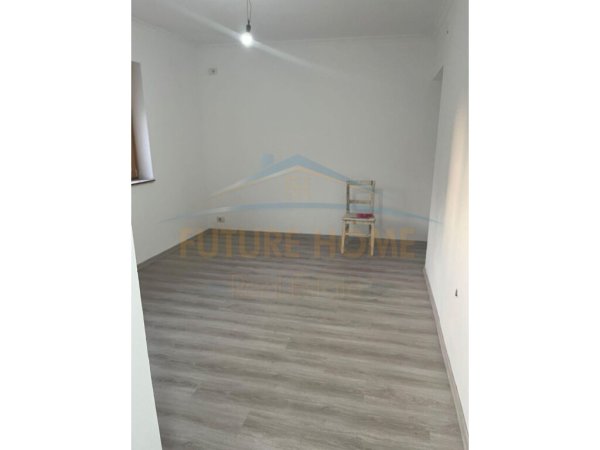 Shitet , Apartament 1+1 , 21 Dhjetori , Tirane